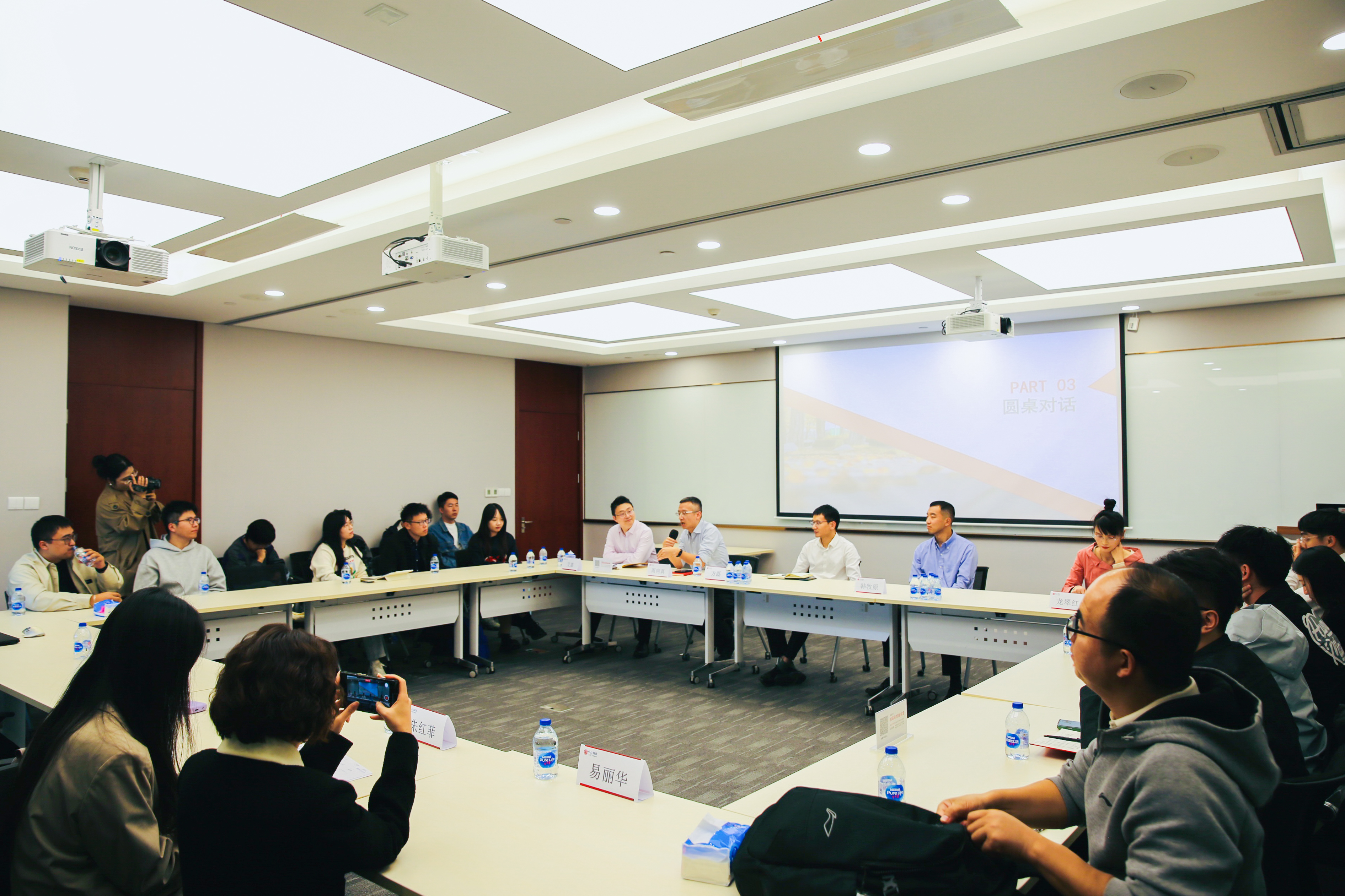 微信图片_20251102111509_189_124.jpg 微信图片_20251102111509_189_124.jpg