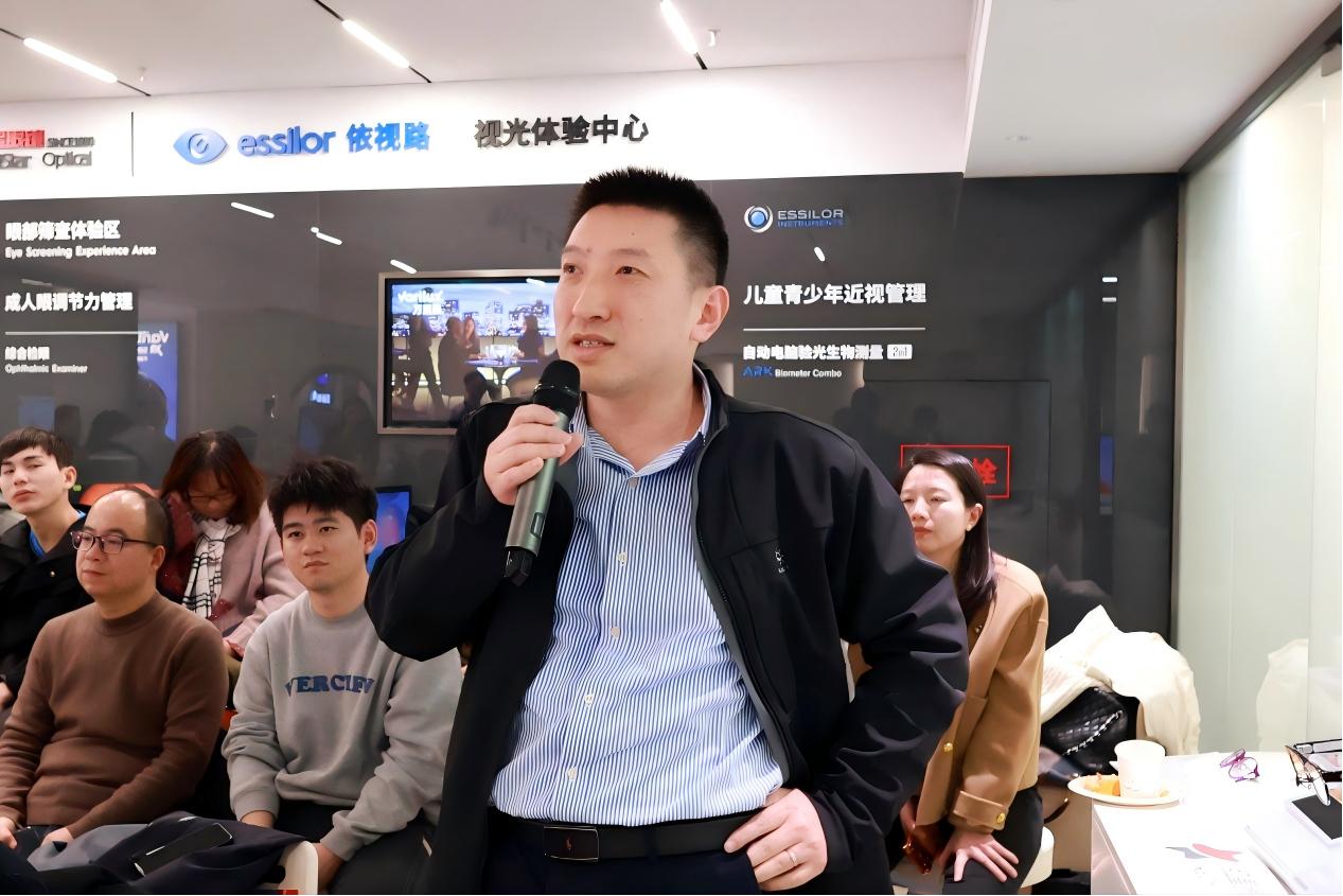 圆桌对话-4.jpg 圆桌对话-4.jpg